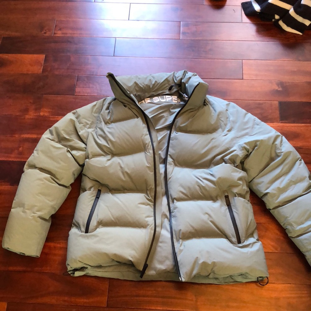Aritzia Tna super puff 2o